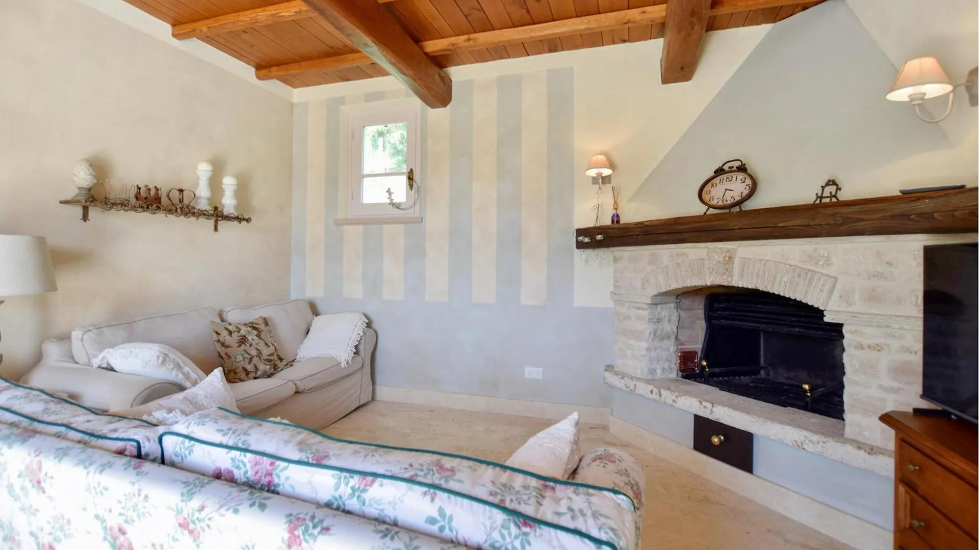 Holiday home Gorgeous Home In Pietrasanta With Kitchen