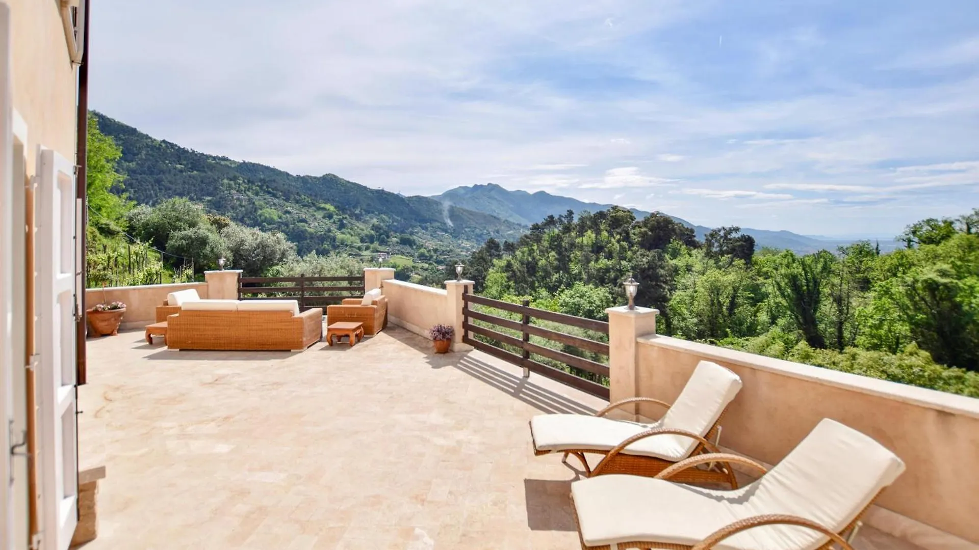 Gorgeous Home In Pietrasanta With Kitchen Holiday home