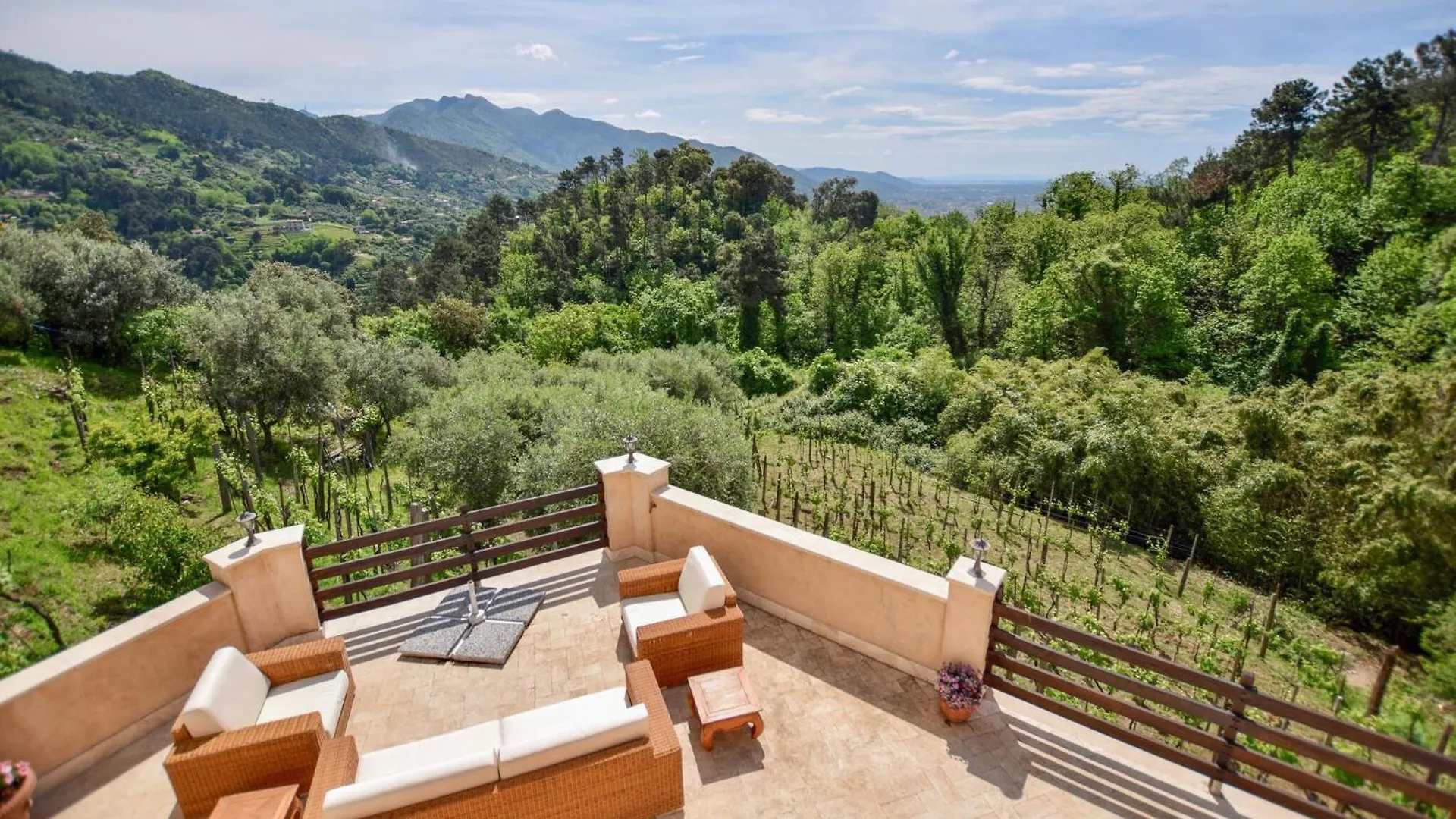 Gorgeous Home In Pietrasanta With Kitchen